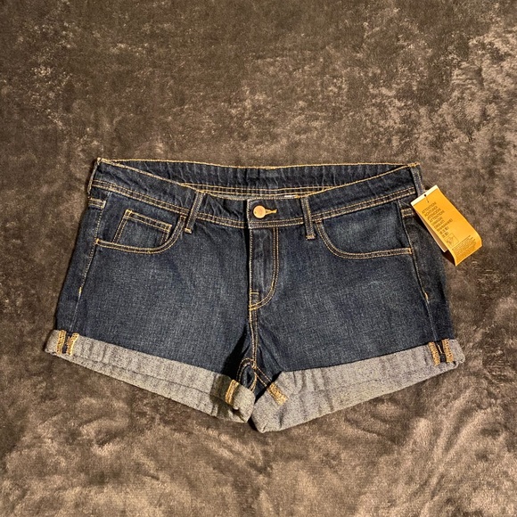 🔥New size 10 skinny low waisted jean shorts by H&M - Picture 1 of 8